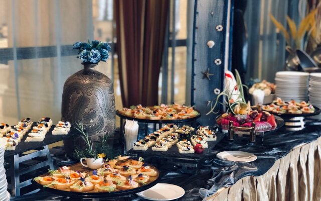 Royal Mediterranean Hotel