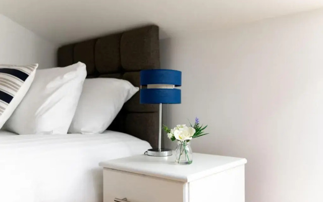 Skyvillion Tower Points - Tower Point Lovely apartment in Enfield London