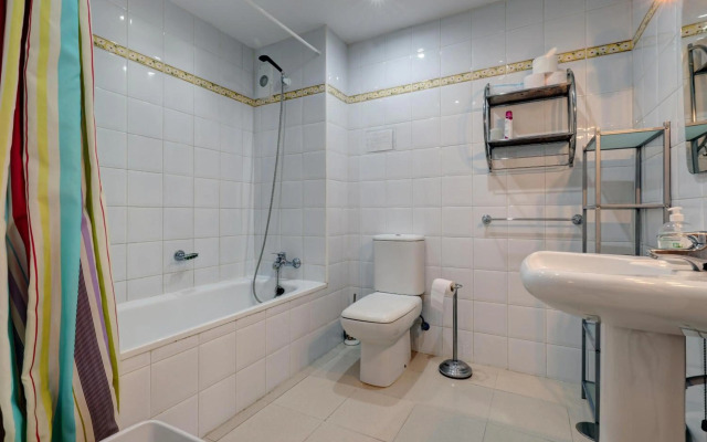 Luxury 2 Bed Apt Freeview Tv Wi