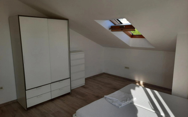 Sea view later apartment