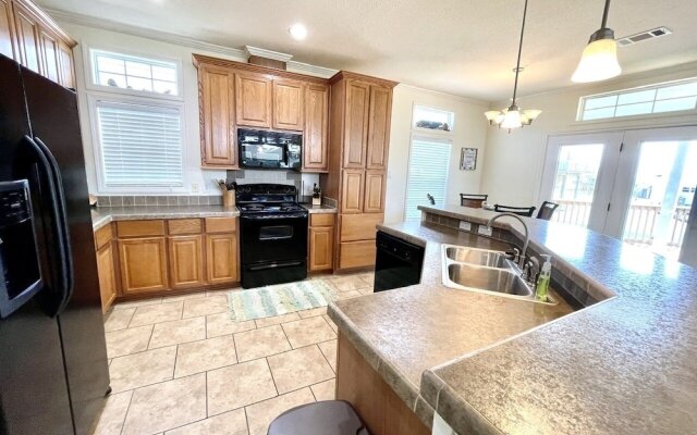 Mermaid Mansion 3 Bedroom Home by Redawning