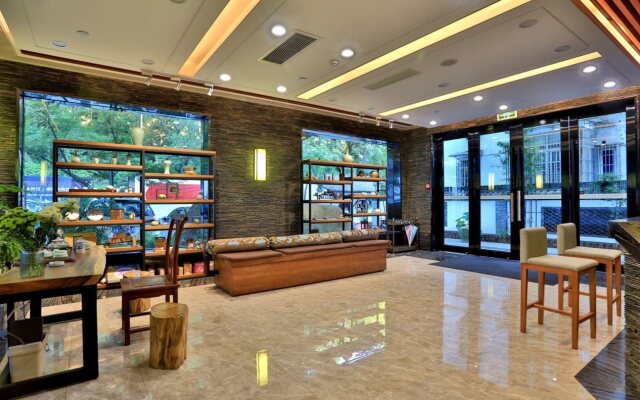 Nostalgia Hotel (West lake Hangzhou)