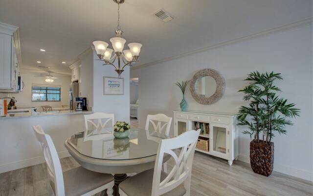 Beach Palms Unit 2B by Anna Maria