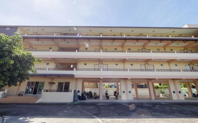 OYO 75319 Samutsin Place