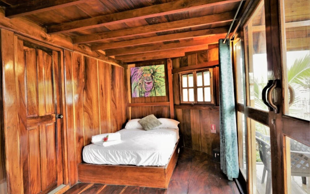 Boom Shiva Boutique Hotel & Restaurant