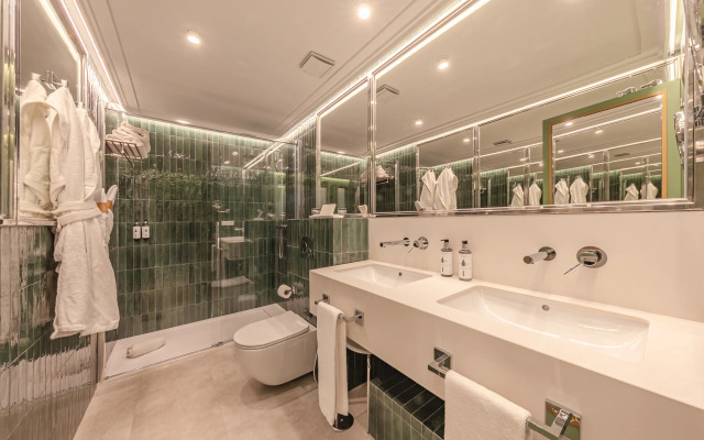 Hotel Ribera de Triana - REOPENING!