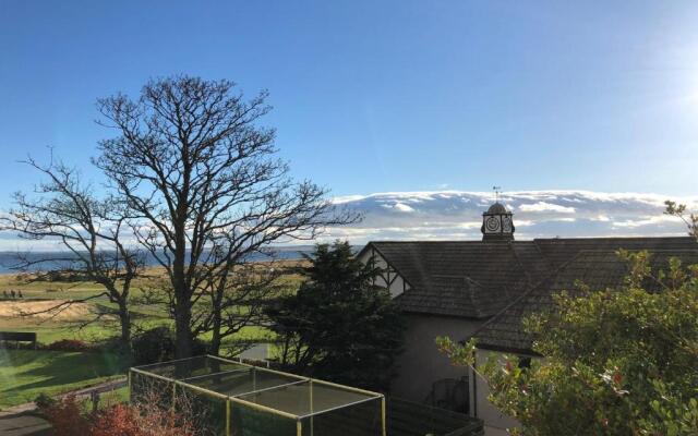 Royal Golf Apartments