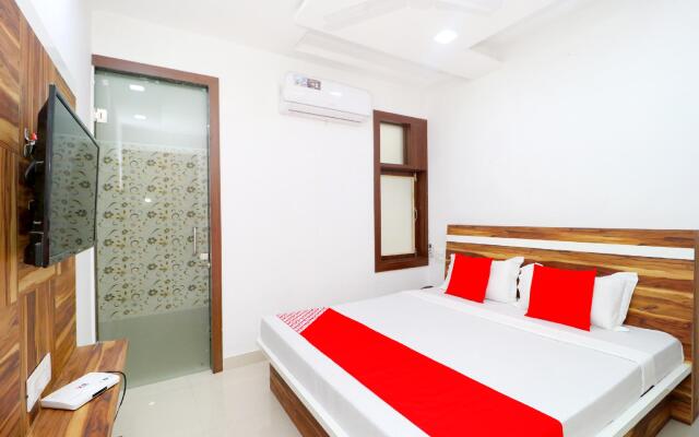 OYO 40722 Hotel Galaxy