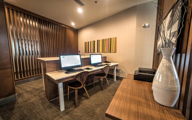 Holiday Inn Express & Suites West Edmonton - Mall Area by IHG