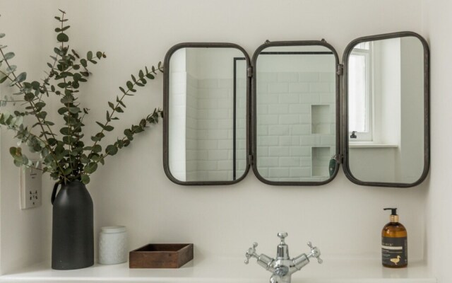 Eson2 - Charming 3 Bedroom Flat in Chelsea