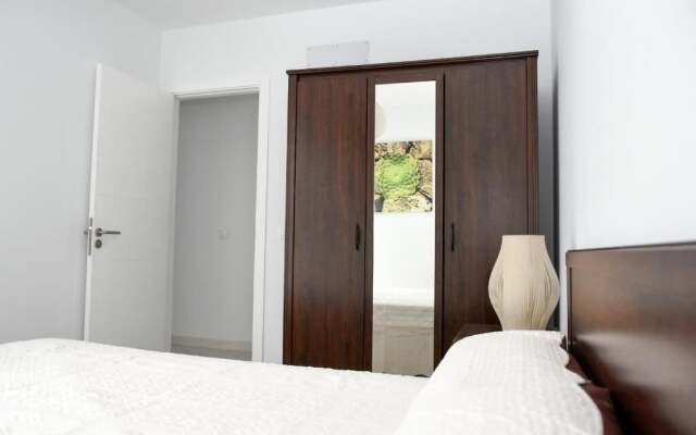 Pura Vida Beach Suites