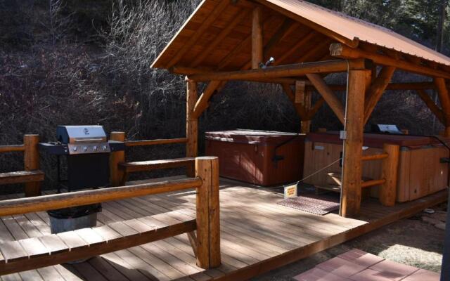 Ute Bluff Lodge