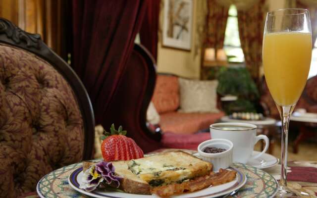 The Village Inn of Woodstock