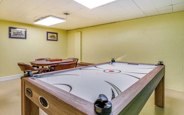 ~ 10 Mi to Dtwn: Indianapolis Home w/ Game Room!