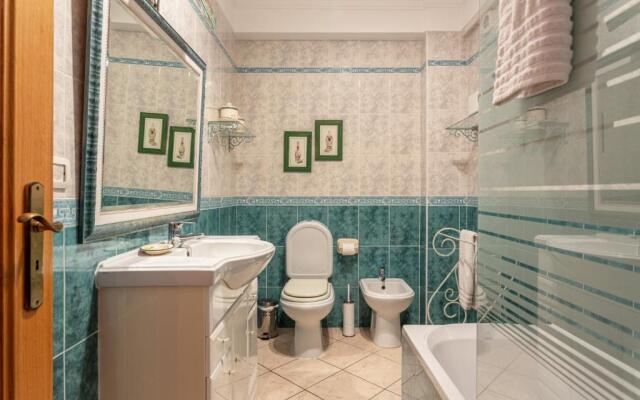Wonderful Flats with Pool by Host Wise