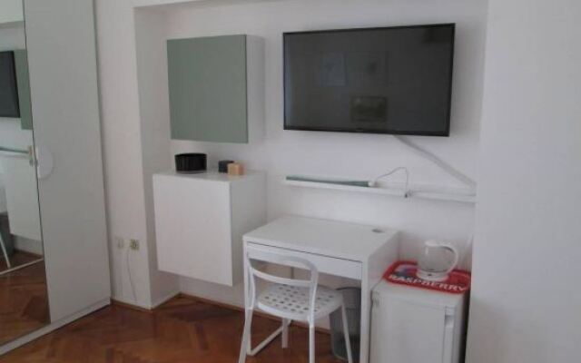 St. Lazarus Room