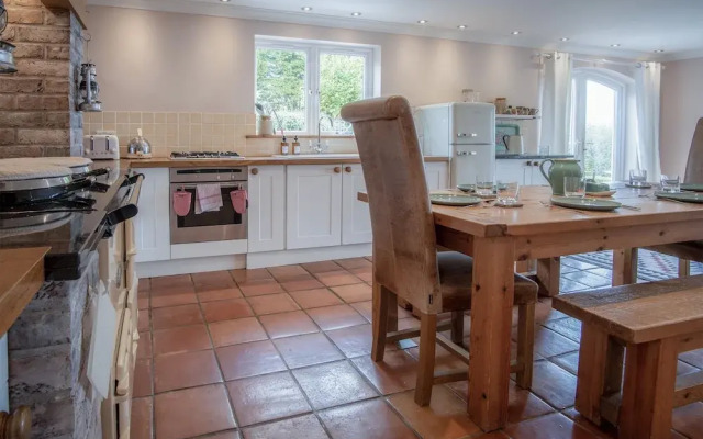 Highfield - 3 Bed - Llanmadoc