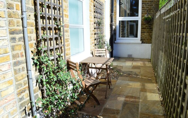 2 Bedroom Apartment In South Clapham