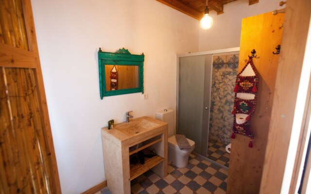 Kargilos Hotel & Beach