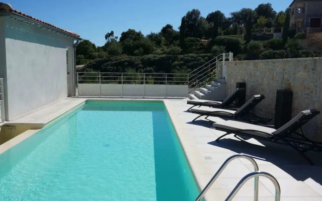 Magnificent Villa in Saint-ambroix With Private Pool