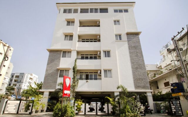 OYO 11396 Hotel Cyprus Inn