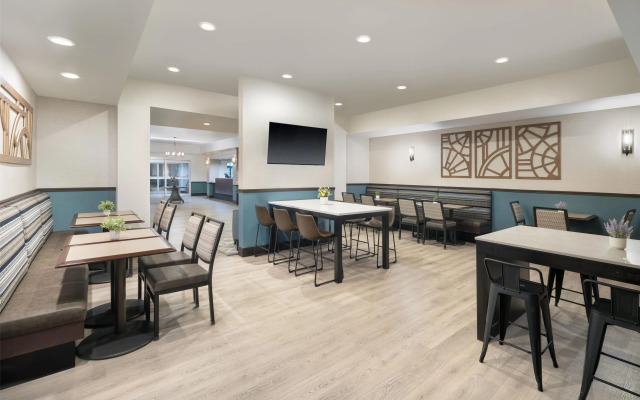 Best Western Plus Frontier Inn