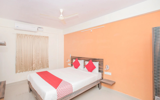 OYO 10480 Hotel PMR