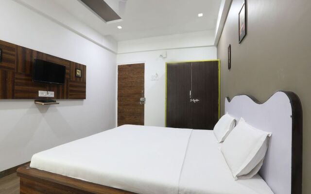OYO 12817 White house beach resort