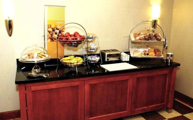 Hampton Inn & Suites Chicago Deer Park