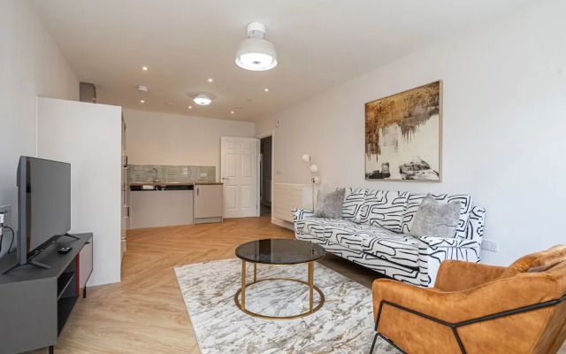 Quiet Luxe Escape 65s Only