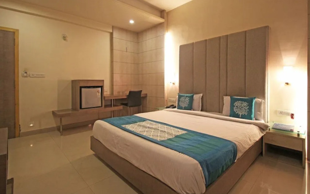 OYO 5047 Hotel President