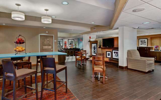 Hampton Inn by Hilton Milwaukee Northwest