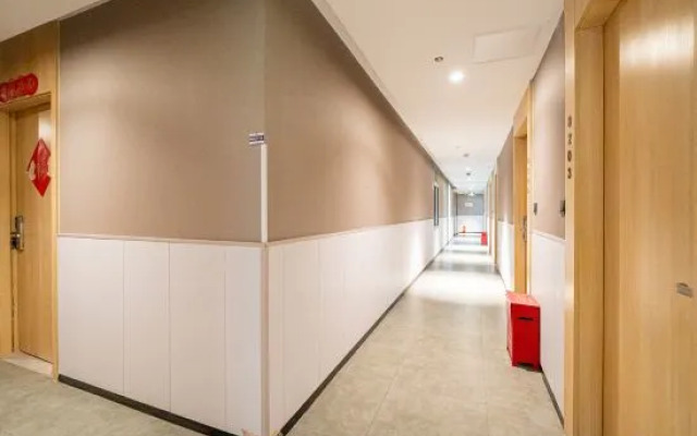 Rongju Hotel (Pengpu New Village,Shanghai)