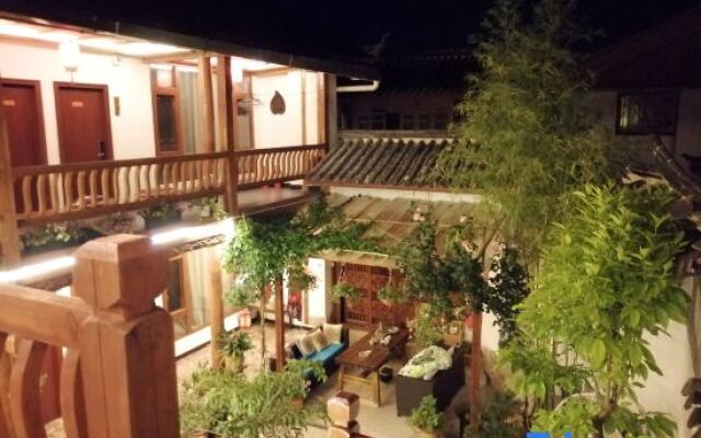Wolong Inn