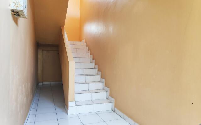 OYO 91112 Tara Kost