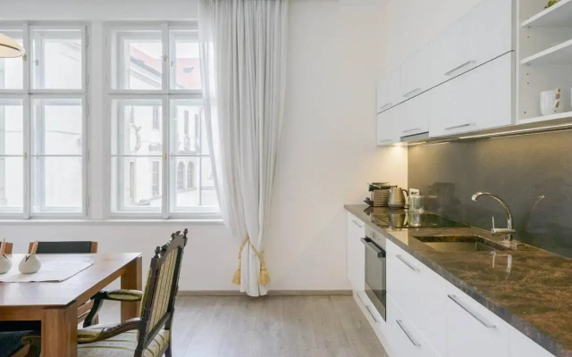 Stylish, Light-Filled Home in the Historic Center
