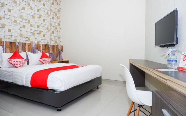 OYO 1094 Guest House 360 – Guest Rooms – Purwokerto