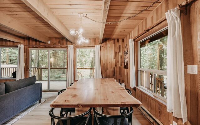 27gs - Bbq - Pets Ok - Wifi - Sleeps 10 3 Bedroom Home by RedAwning