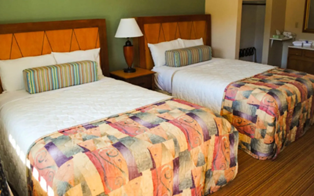 Anchorage Inn Lakeport
