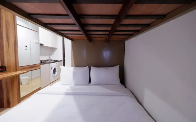 Exclusive and Strategic Studio Puri Mansion Apartment