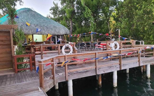 Roatan Yacht Club