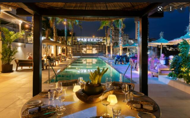 14963 - Front Line Beach Apartment