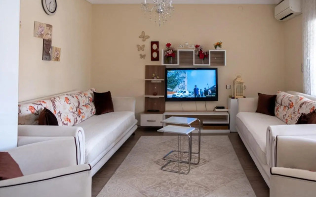 Lovely Apartment 1-Min Walk to Beach in Marmaris
