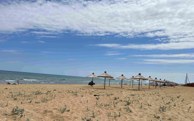 Современный двухэтажный коттедж у моря в пригороде Избербаша