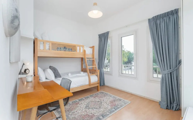 Tranquil 3BR Villa in Springs Community - Sleeps 7