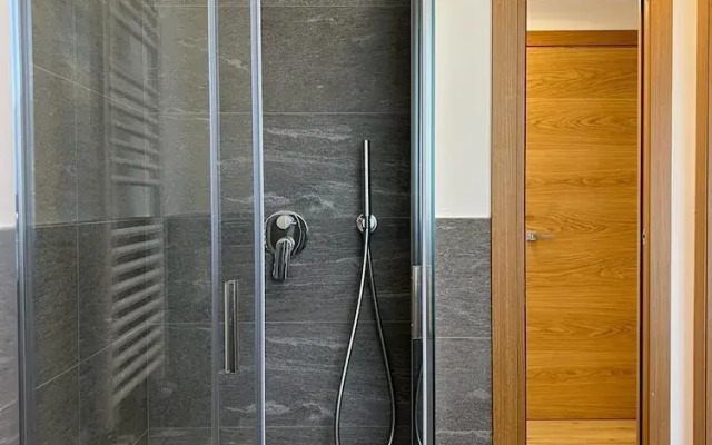 Bernina Suites -2min walk to Bernina Exp