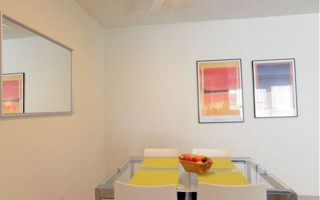 Beverly Center One Bedroom Apartment