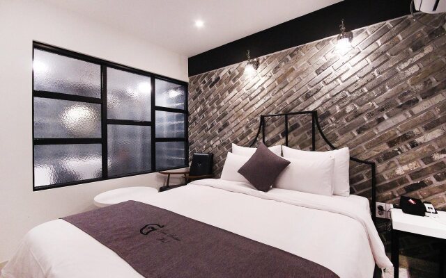 Gray Motel