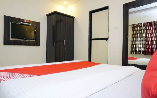 OYO 22041 Jijau Residency