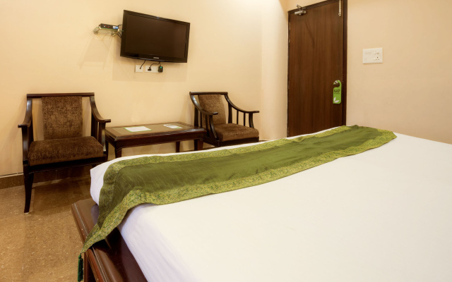 Treebo Shivam Inn Near Singapore Mall